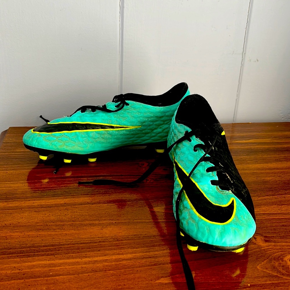 W9 Nike HyperVenom Soccer Cleats